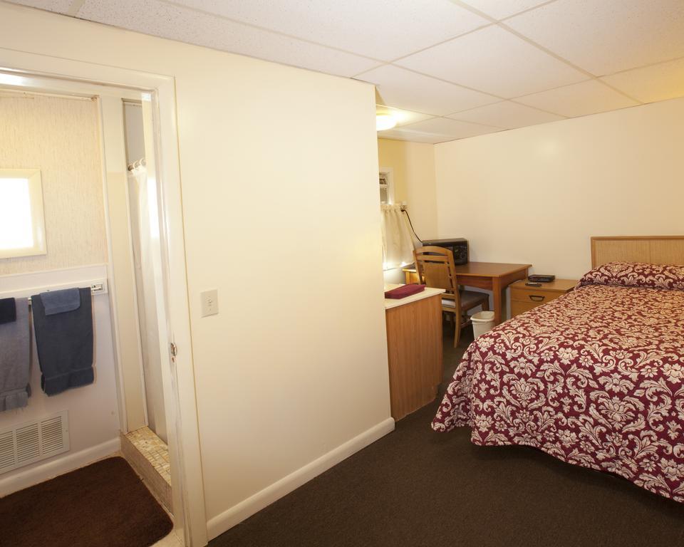 Charlie'S Motel Frostburg Екстер'єр фото